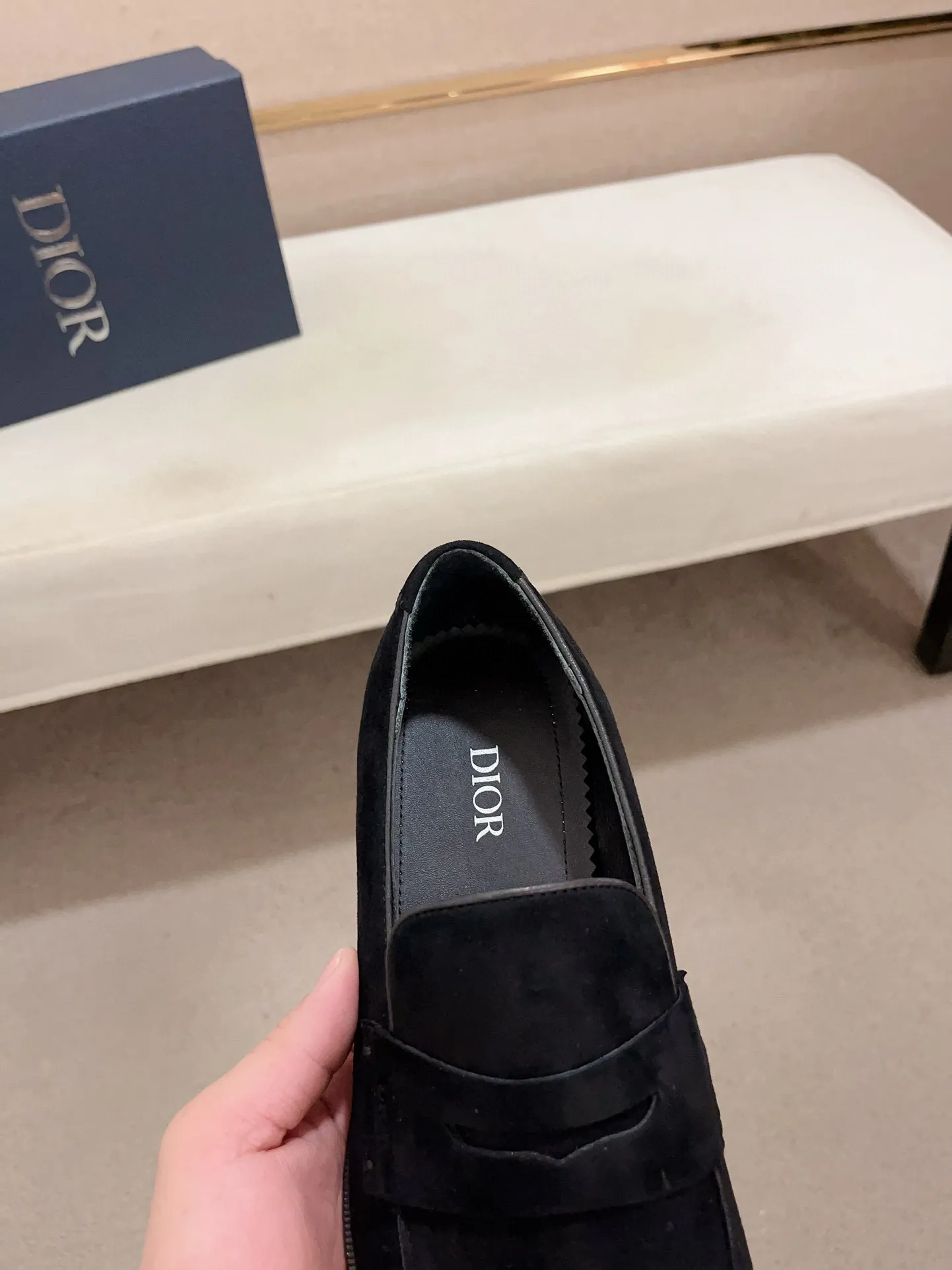 Men's shoes 💰: 540💰 High-end version of Dior Dior's new series. Famous actors and Internet celebrities wear super popular designs. The sculptures of French artist Niki de Saint Phalle are designed as rings. Material: Fabric: Imported original material. Foot: cowhide. Outsole: Rubber outsole. Men's shoe size: 38~44. Can be customized to size 45.